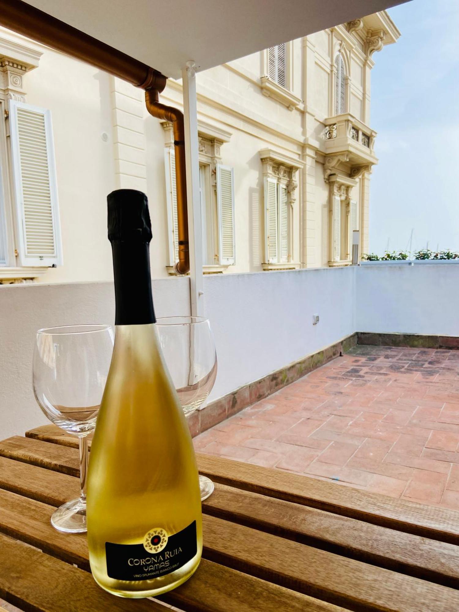 Vicomillesuites カリアリ エクステリア 写真